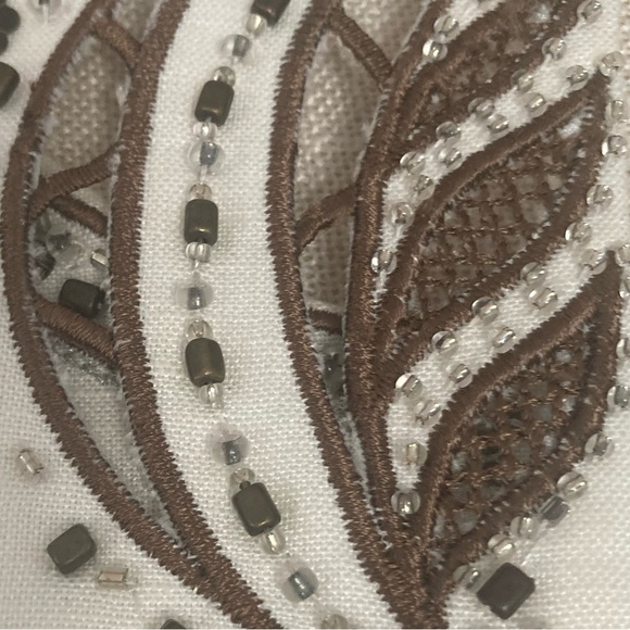 Tahari 3 pcs Suit in White and Brown with Embroidered Jacket. - Picture 4 of 10